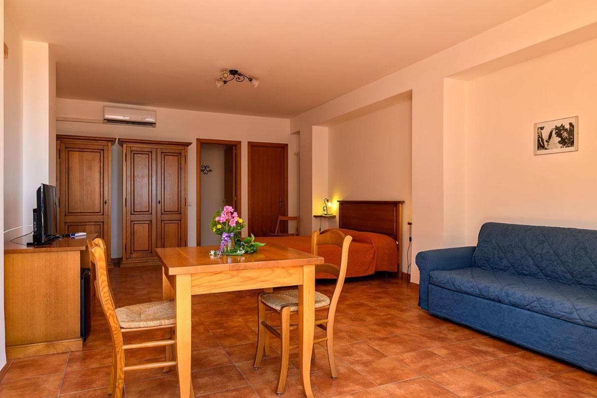 La Pietra Antica O' Munti Villa มาสคาลิ ภายนอก รูปภาพ